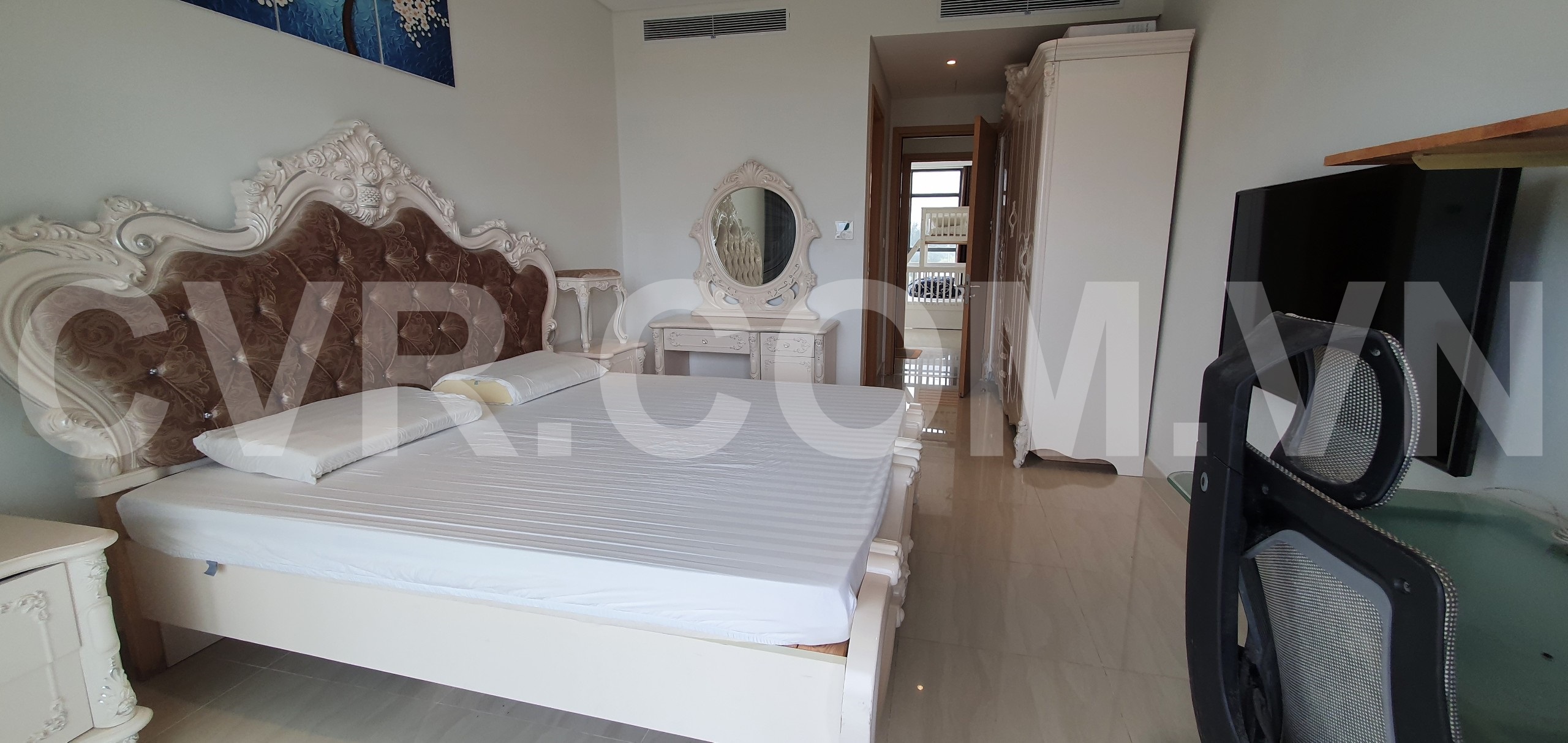 OCEAN VIEW CORNER 2 BDR APARTMENT FOR SALE IN THE OCEAN SUITES, DA NANG