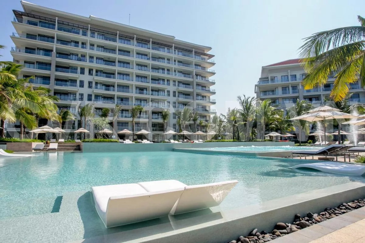 OCEAN VIEW CORNER 2 BDR APARTMENT FOR SALE IN THE OCEAN SUITES, DA NANG