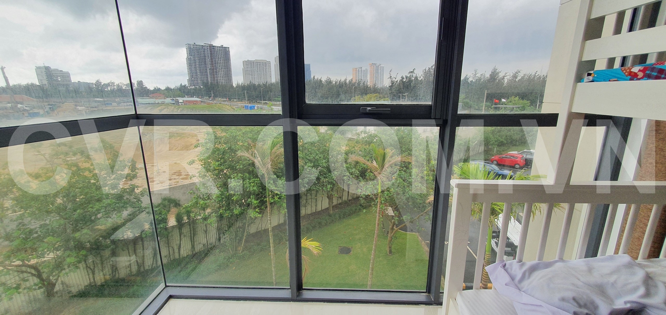 OCEAN VIEW CORNER 2 BDR APARTMENT FOR SALE IN THE OCEAN SUITES, DA NANG