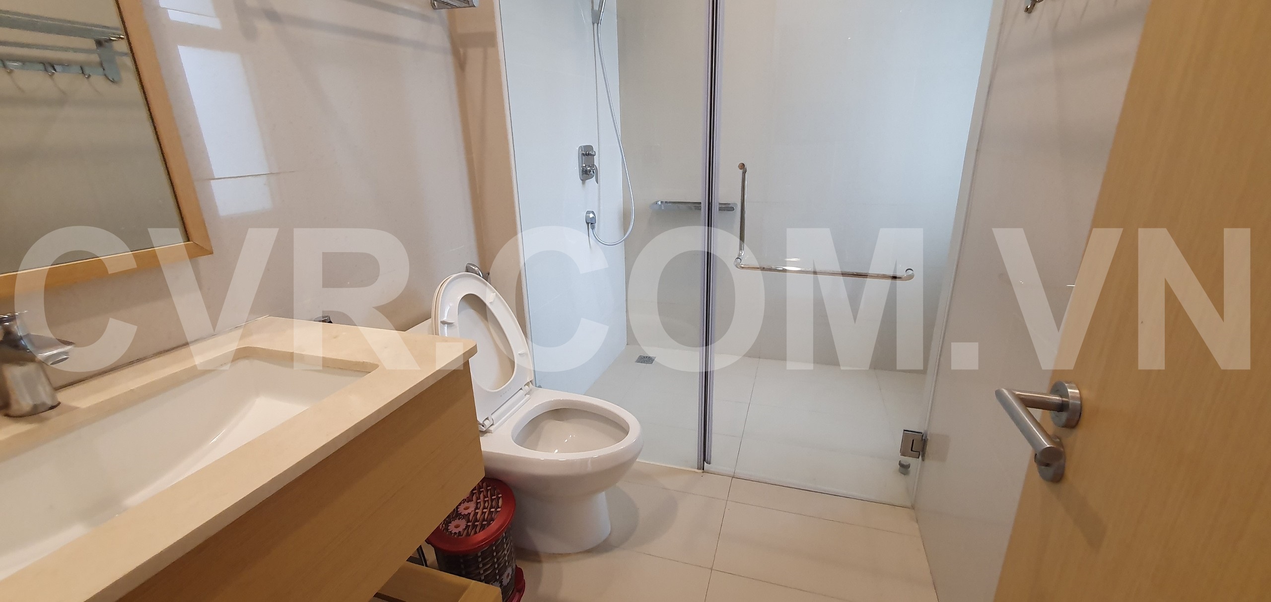 OCEAN VIEW CORNER 2 BDR APARTMENT FOR SALE IN THE OCEAN SUITES, DA NANG