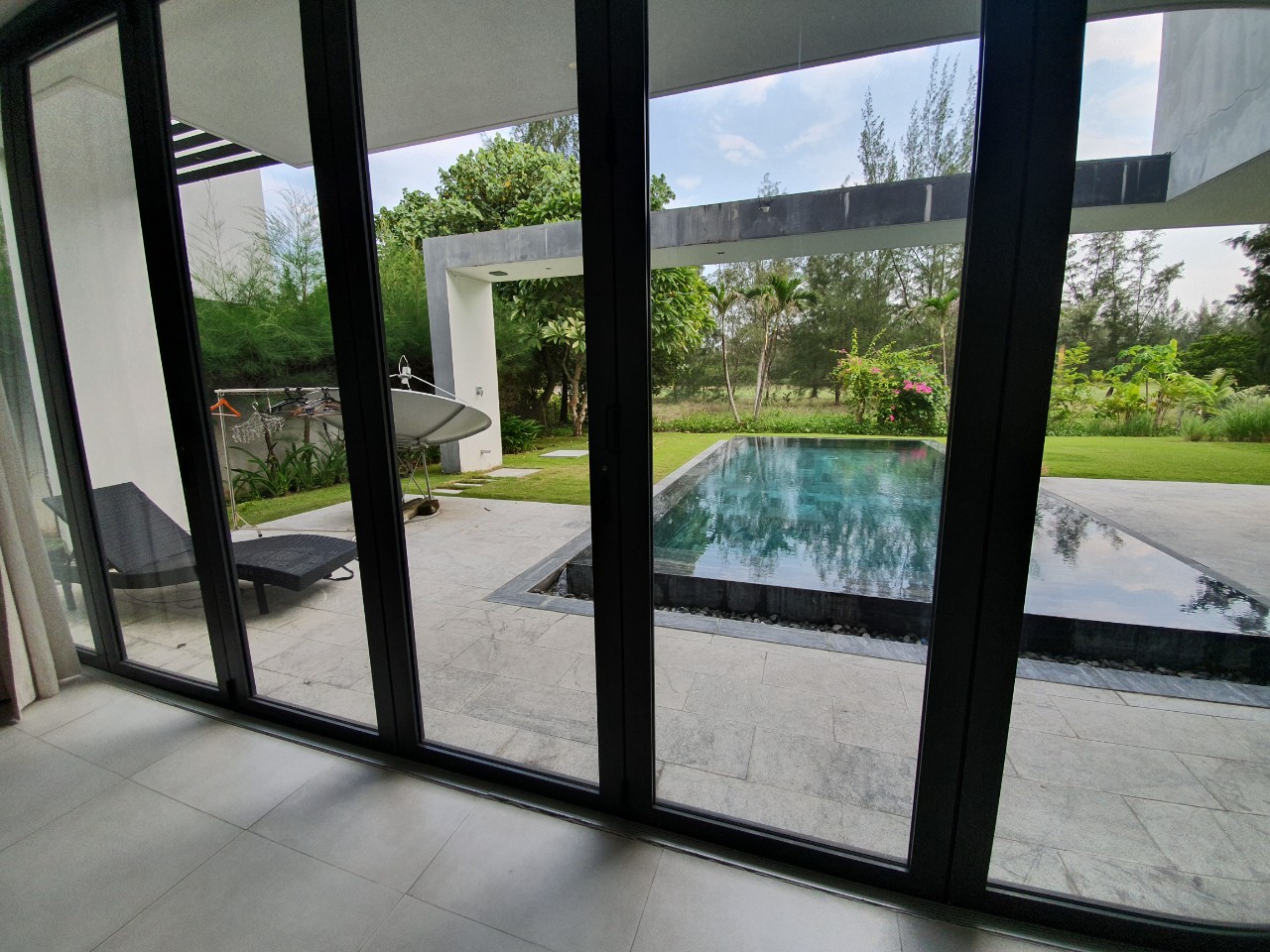 3 BEDROOM DUNE RESIDENCES DANANG GOLF COURSE VILLA FOR RENT
