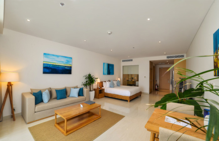 OCEAN SUITES STUDIO FOR RENT IN THE OCEAN VILLA DA NANG