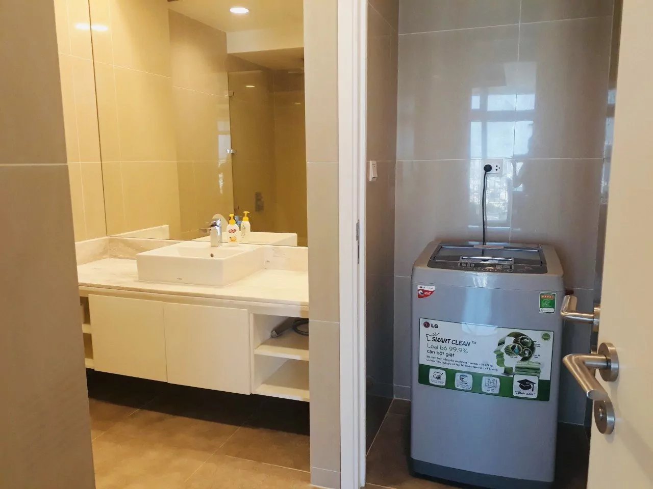 1 BEDROOM HIGH FLOOR APARTMENT FOR SALE IN AZURA DA NANG