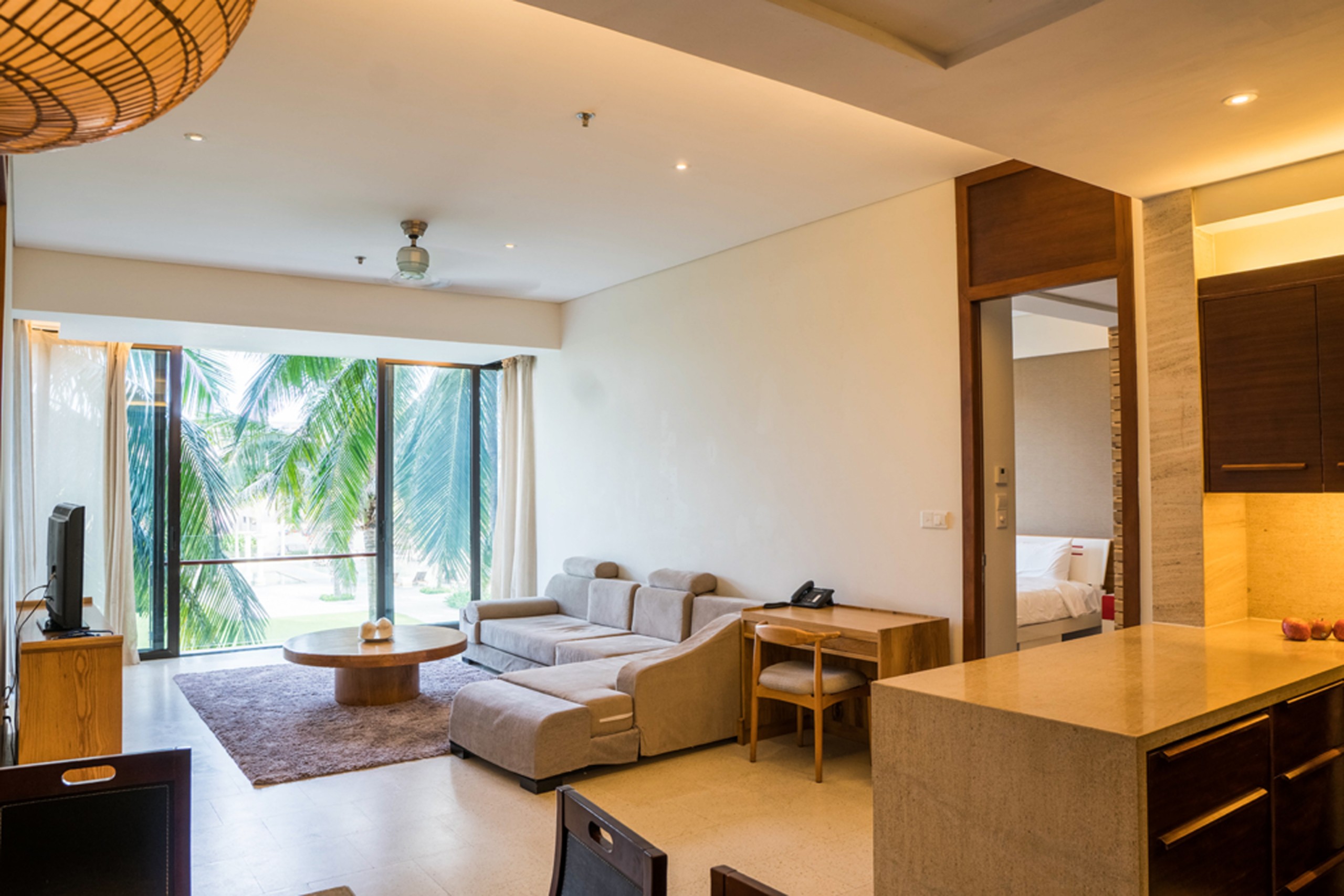 2 BEDROOM LUXURY APARTMENT FOR SALE IN HYATT REGENCY DA NANG