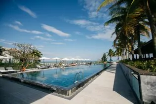2 BEDROOM OCEAN SUITES APARTMENT FOR RENT IN THE OCEAN RESORT DA NANG