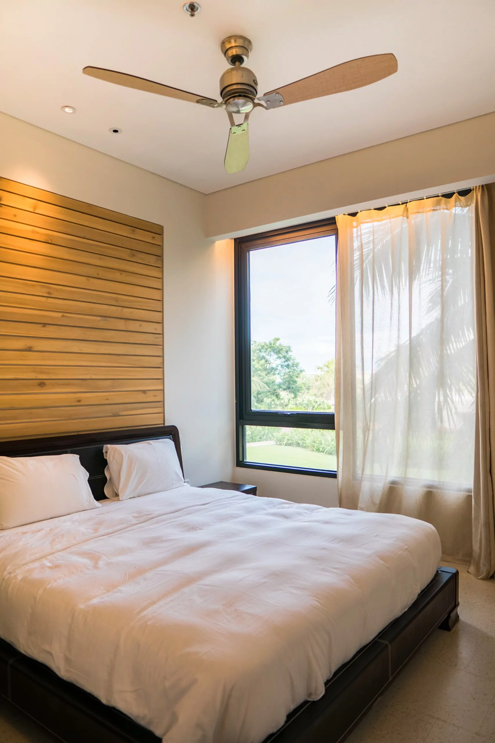 2 BEDROOM LUXURY APARTMENT FOR SALE IN HYATT REGENCY DA NANG