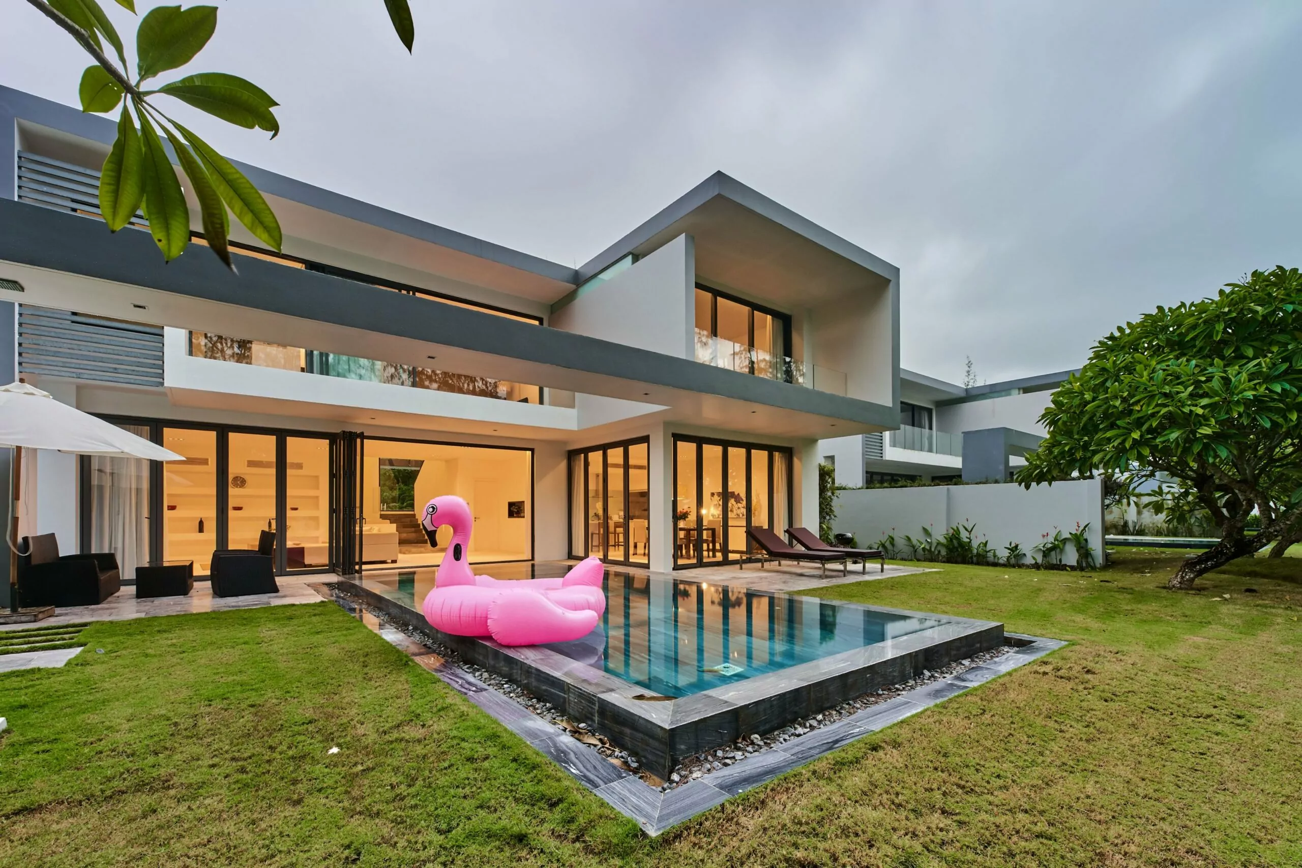 THREE BEDROOM THE DUNE VILLA FOR RENT IN DA NANG