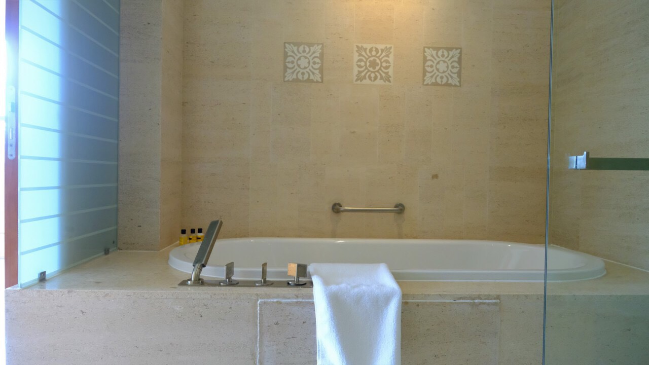 3 BEDROOM APARTMENT FOR SALE IN HYATT REGENCY DA NANG