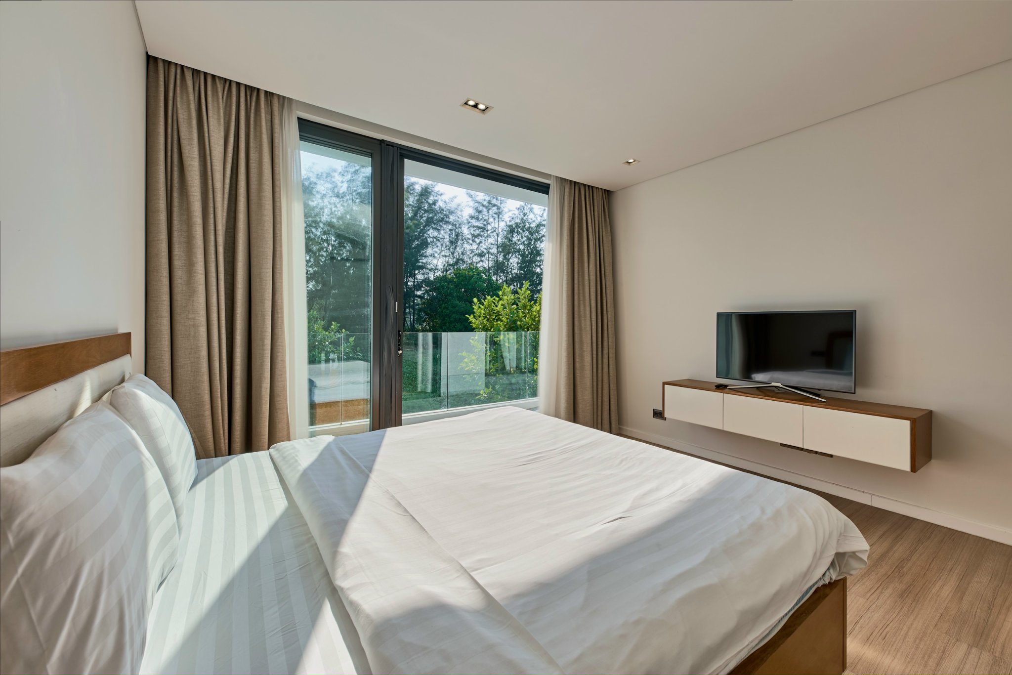 3 BEDROOM FOR RENT IN THE POINT VILLA, DA NANG