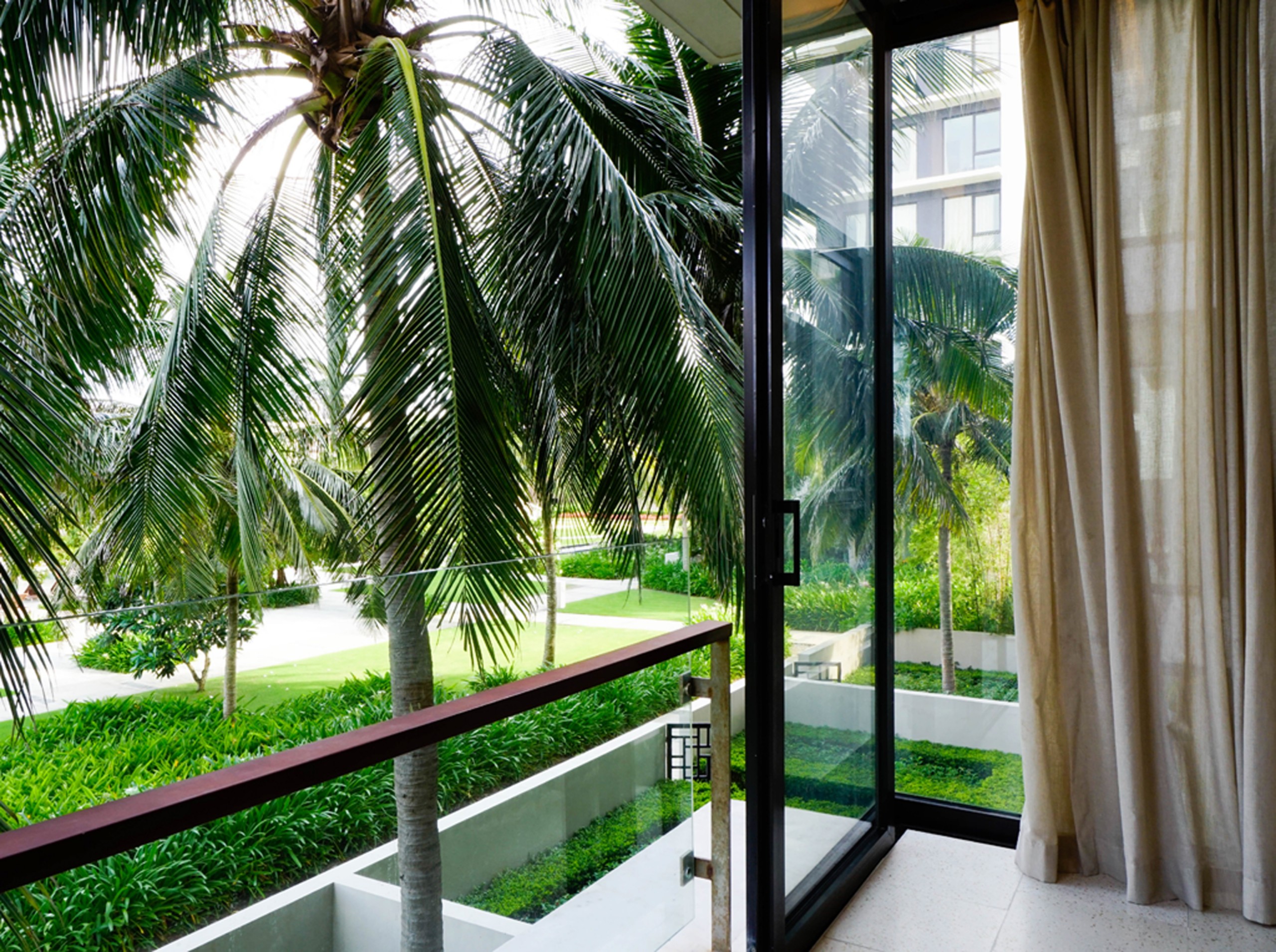 2 BEDROOM LUXURY APARTMENT FOR SALE IN HYATT REGENCY DA NANG