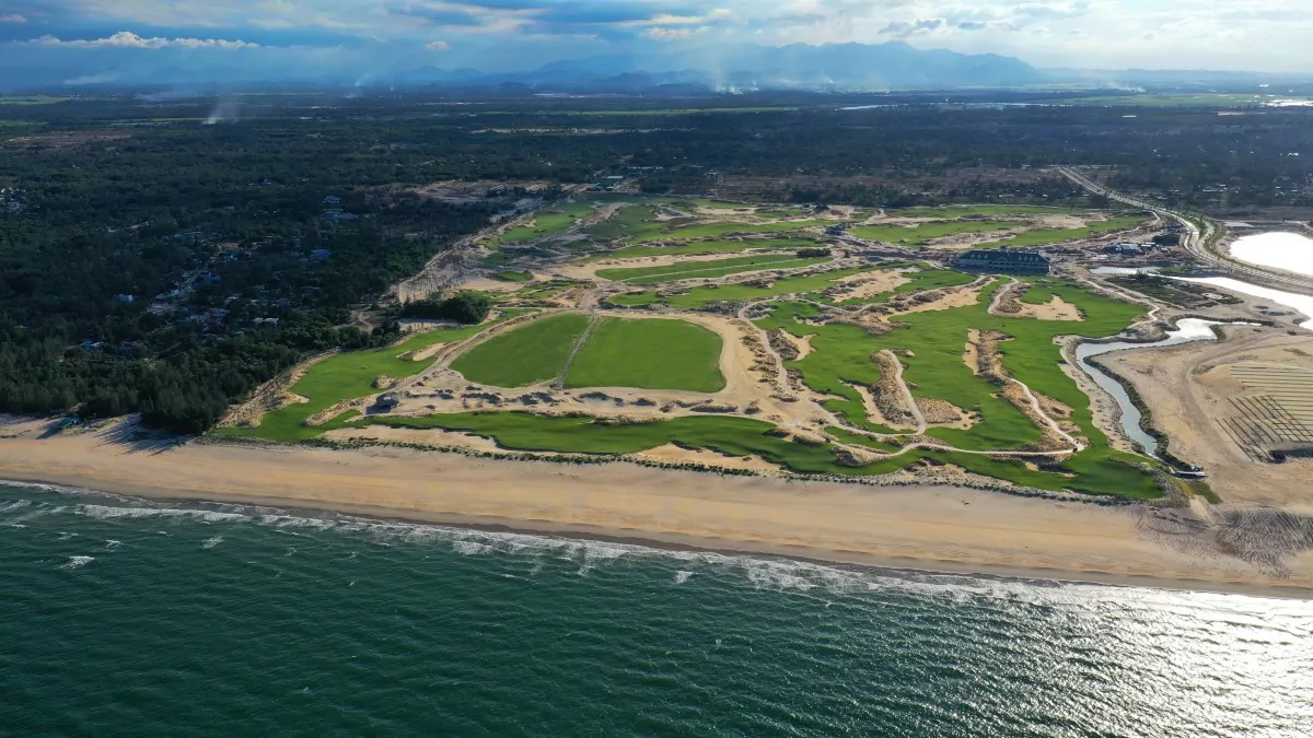 5bdr Beach Front Villa for Sale in Hoiana Shores Golf Villa Project